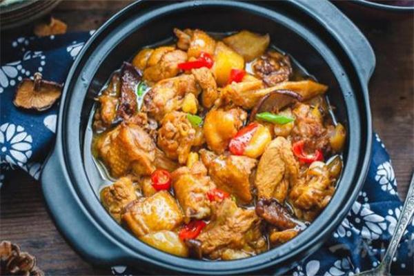 依胃黄焖鸡米饭